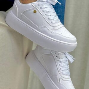 Tenis Casual Blanco con Detalle Dorado