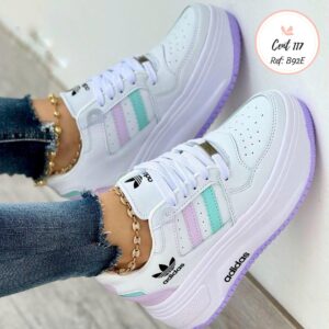 Tenis Casual Blanco con Detalles Pastel